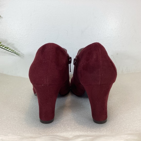 AEROSOLES HEELREST LITA LAZER CUT OUT ANKLE BOOTIES MERLOT WINE SZ 6 - Picture 4 of 10